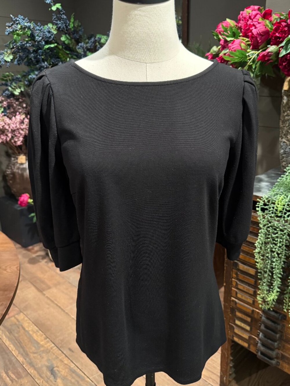 HALOGEN dressy black tee - size XS